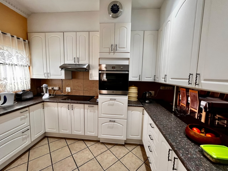 3 Bedroom Property for Sale in Protea Park North West
